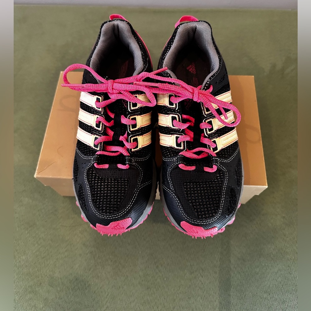 Vintage Adidas Kanadia TR 4  Running Shoes